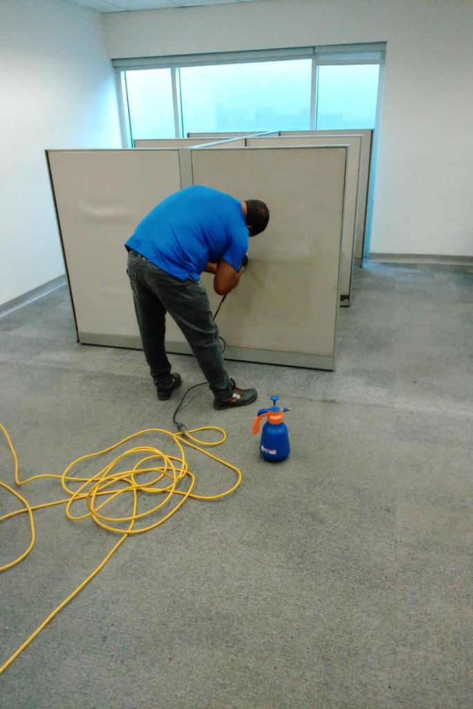 limpieza-de-muebles-oficina